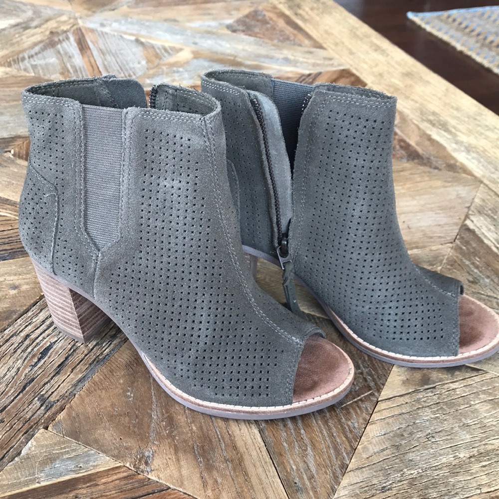 Desert Suede Perforated Olive Green TOMs booties